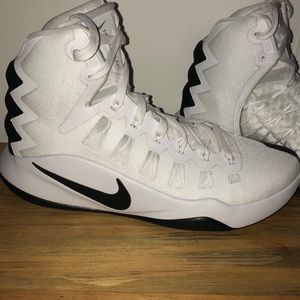 Nike Basketball Shoes- Nike Zoom Hyperdunk